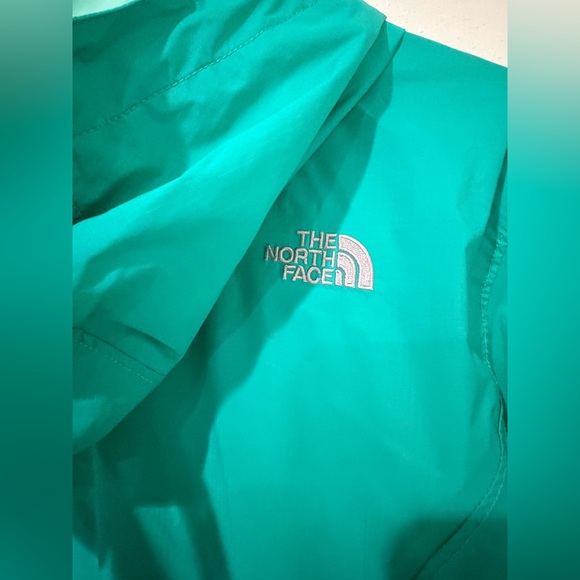 The North Face Women's Vibrant Teal Ski Jacket - Picture 6 of 11